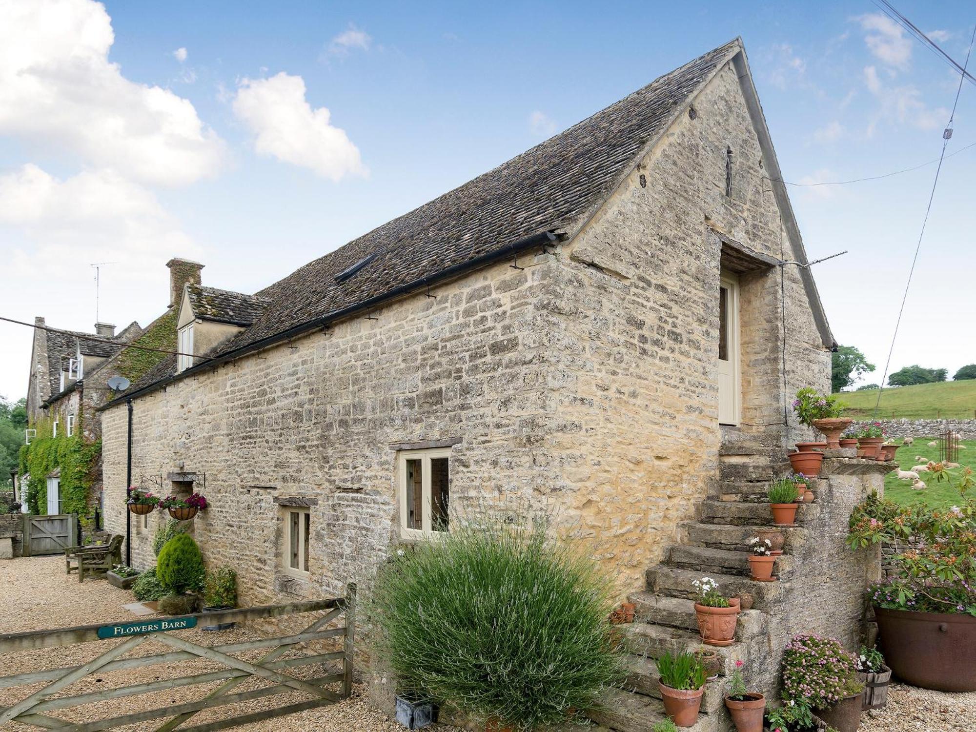 Flowers Barn Daglingworth Exterior photo
